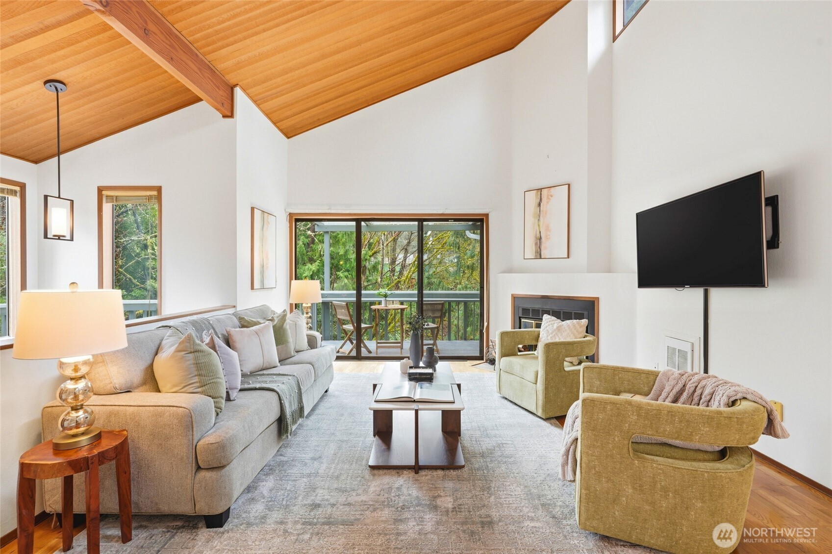 2545 Northeast 95th Street Seattle, WA 98115 - Photo 3 of 40