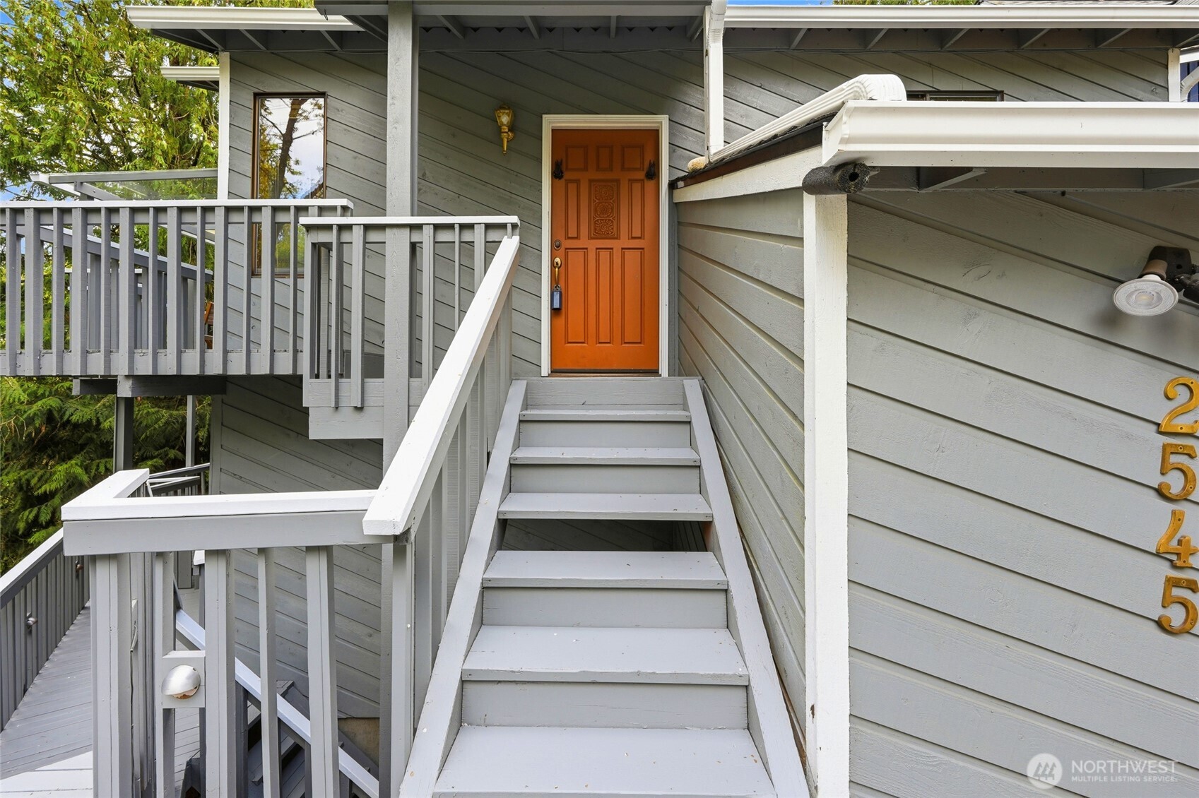 2545 Northeast 95th Street Seattle, WA 98115 - Photo 32 of 40