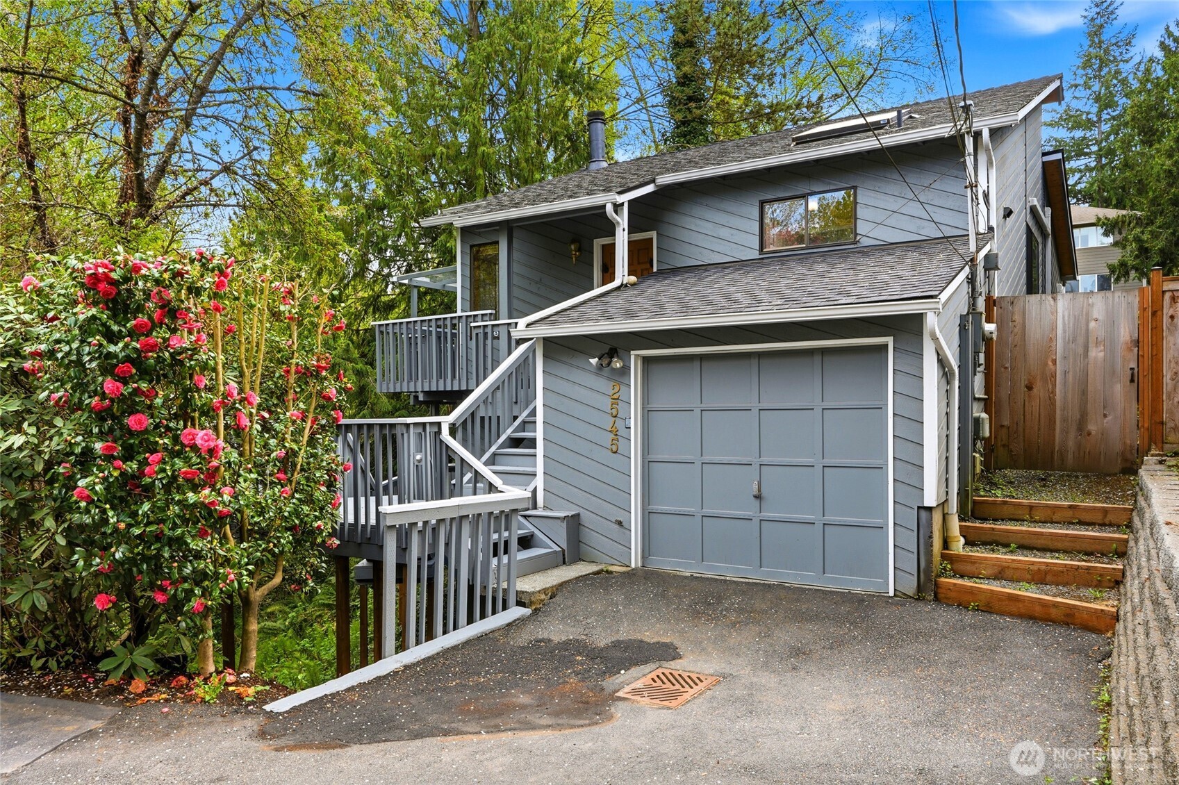 2545 Northeast 95th Street Seattle, WA 98115 - Photo 33 of 40
