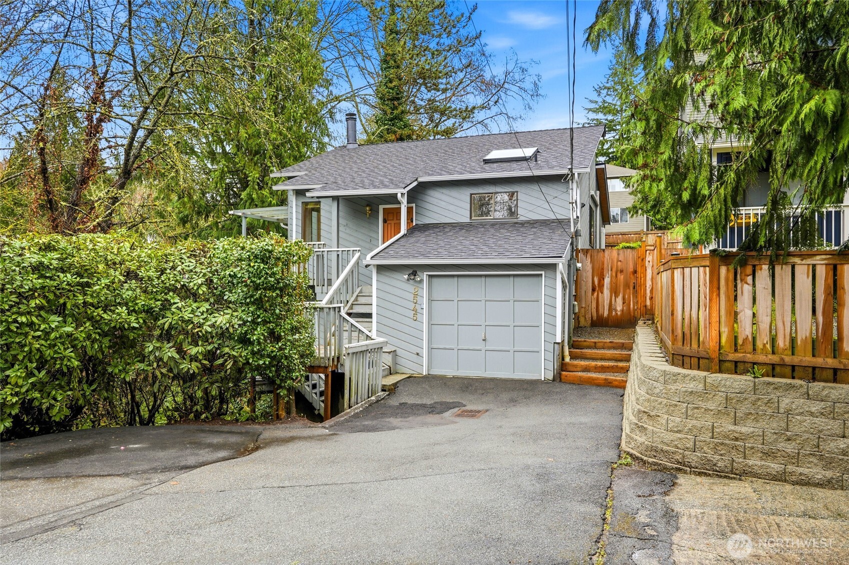 2545 Northeast 95th Street Seattle, WA 98115 - Photo 34 of 40