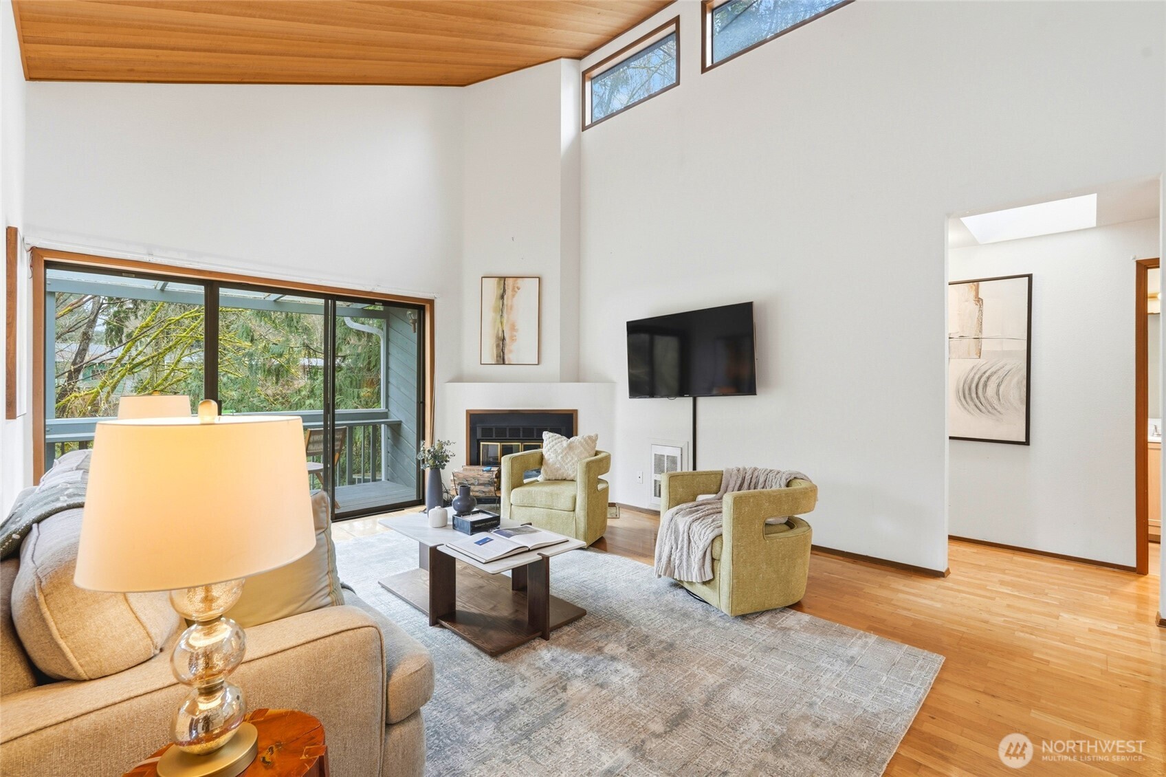 2545 Northeast 95th Street Seattle, WA 98115 - Photo 8 of 40