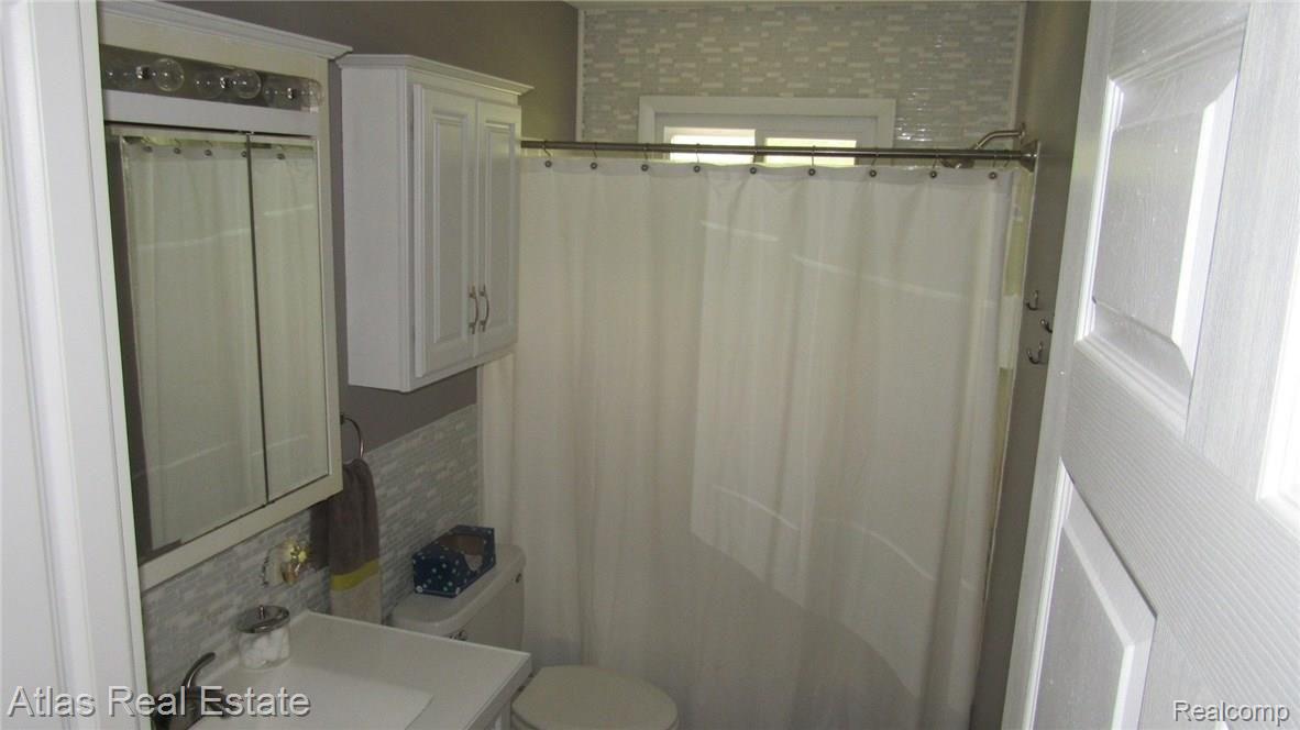 8062 Burleigh Road Grand Blanc, MI 48439 - Photo 21 of 26 IMG_7090.JPG