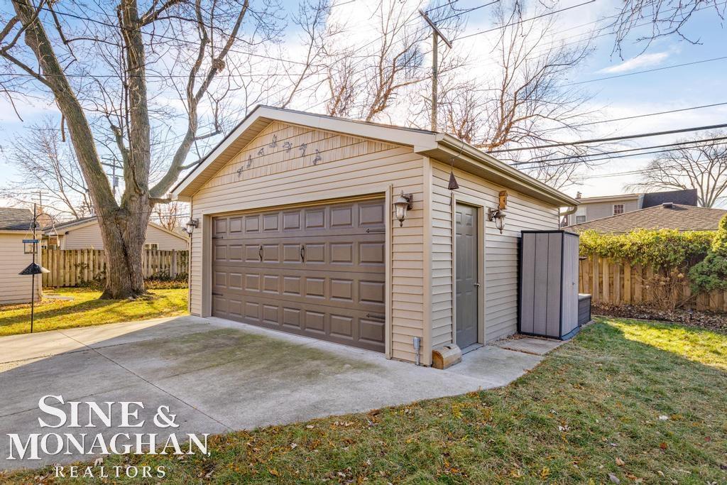 1379 Hampton Road Grosse Pointe Woods, MI 48236 - Photo 35 of 42