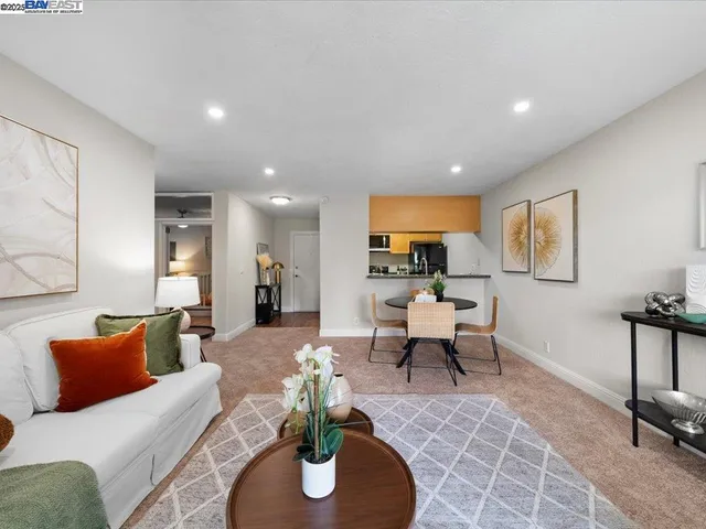 $350,000 | 1085 Murrieta Boulevard, Unit 318, Livermore, CA 94550