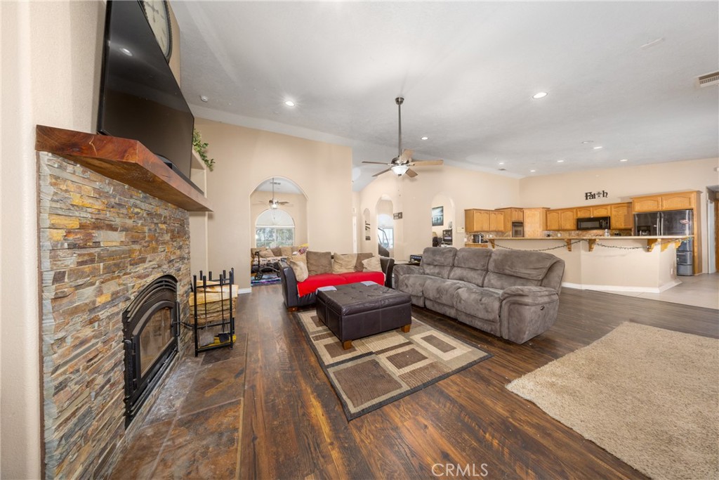 11671 Desert View Road Pinon Hills, CA 92372 - Photo 13 of 52