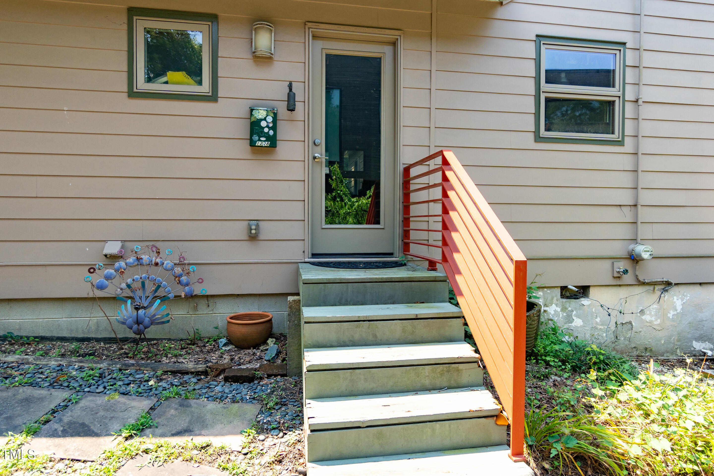 1228 Marshall Street Raleigh, NC 27604 - Photo 13 of 27 DSC08958-2