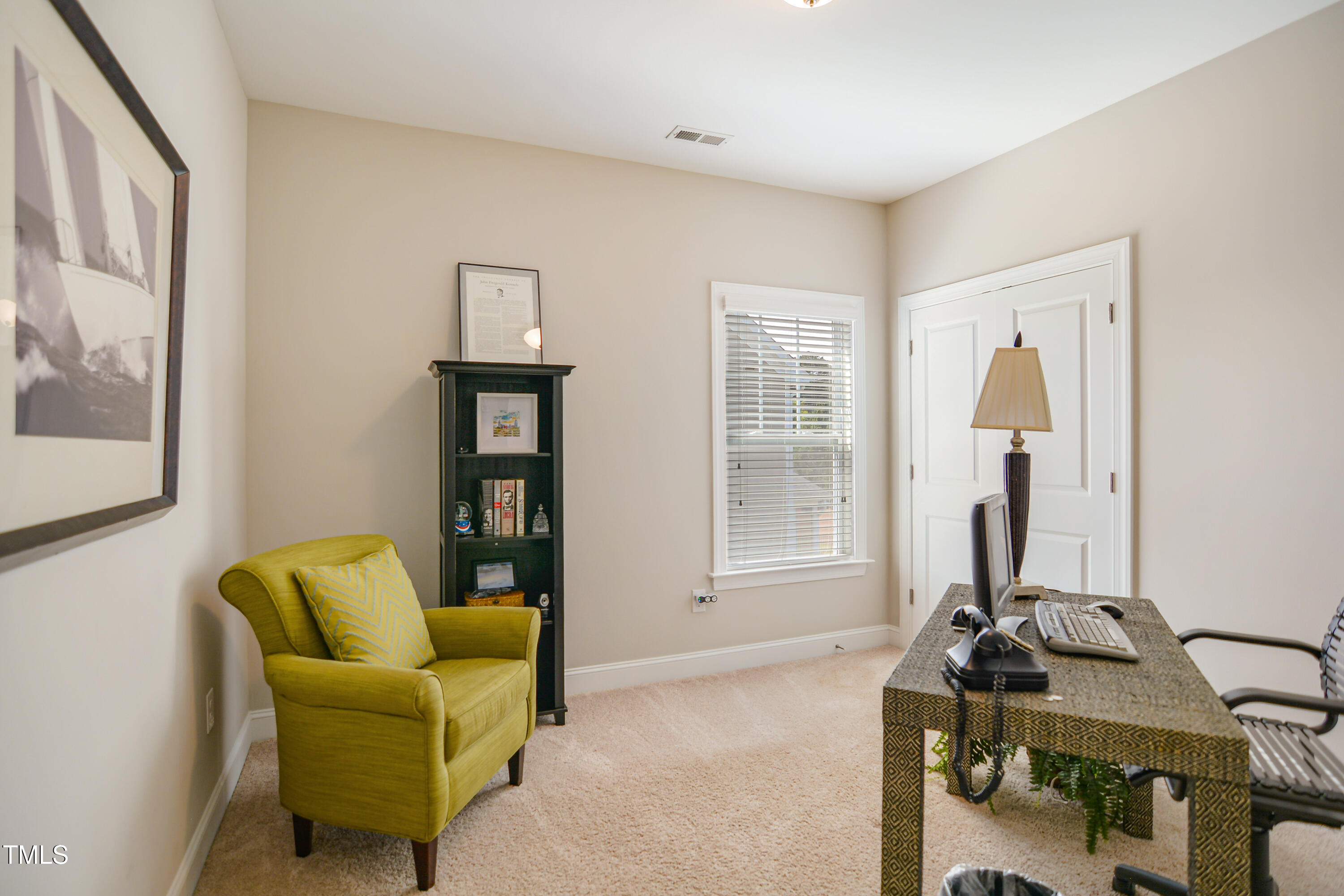 2601 Brookstone Rdg Loop Raleigh, NC 27613 - Photo 22 of 34 032