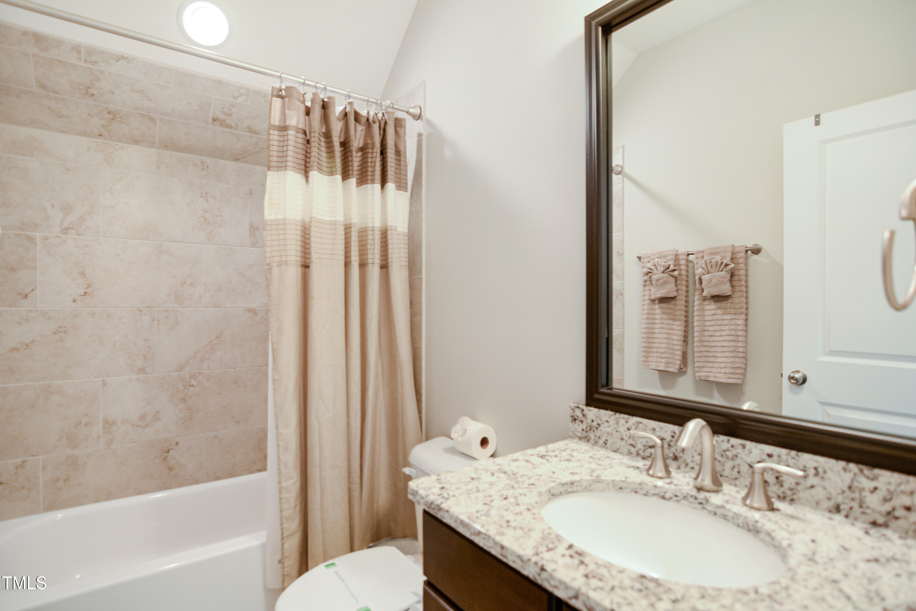 2601 Brookstone Rdg Loop Raleigh, NC 27613 - Photo 25 of 34 023