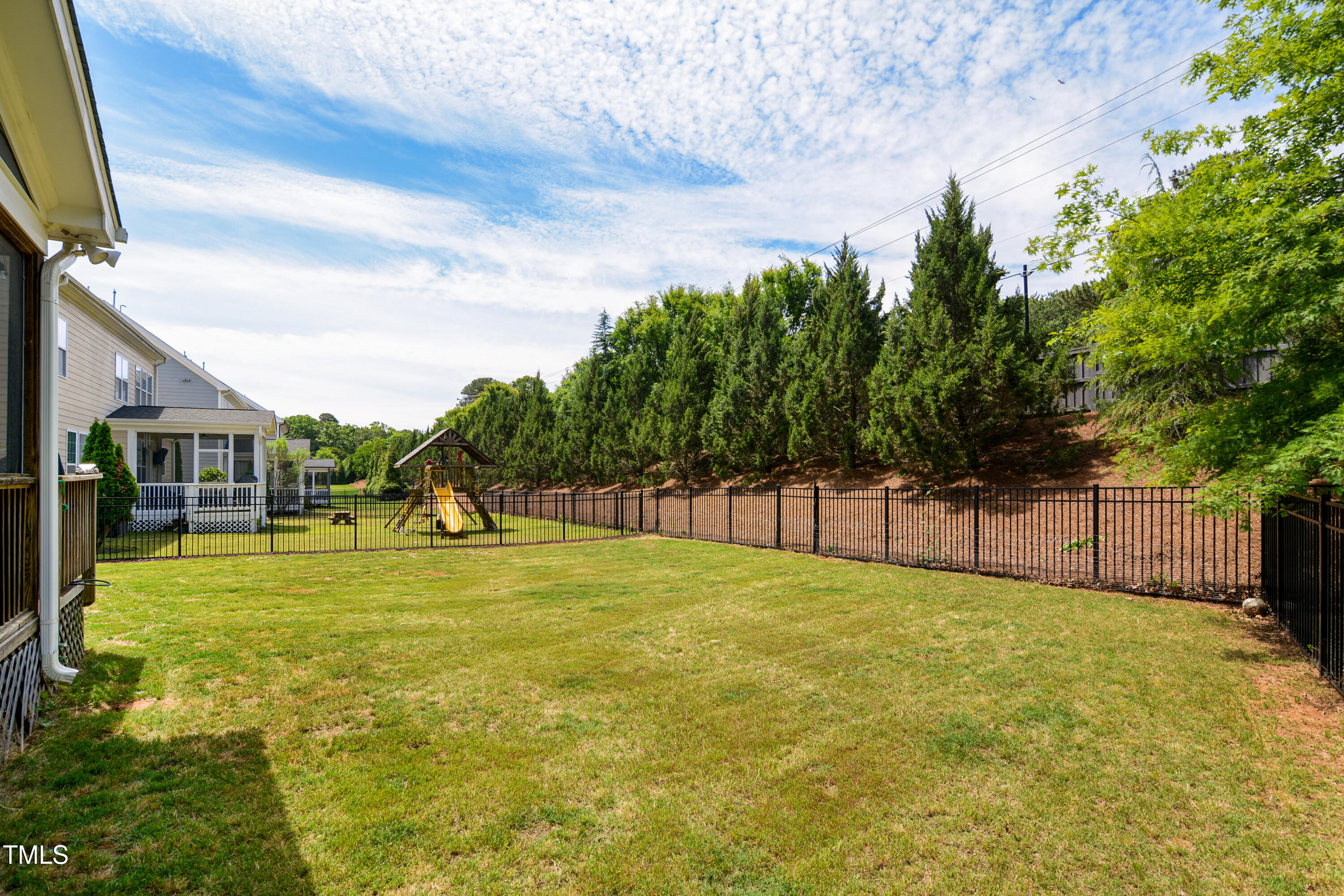 2601 Brookstone Rdg Loop Raleigh, NC 27613 - Photo 34 of 34 036