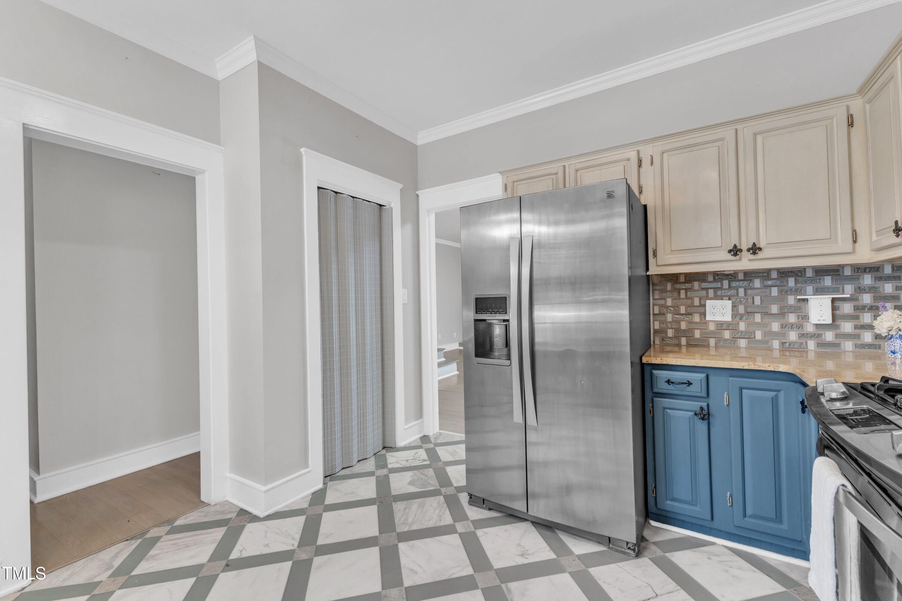 906 Albany Court Raleigh, NC 27615 - Photo 7 of 42 11-906 Albany-11