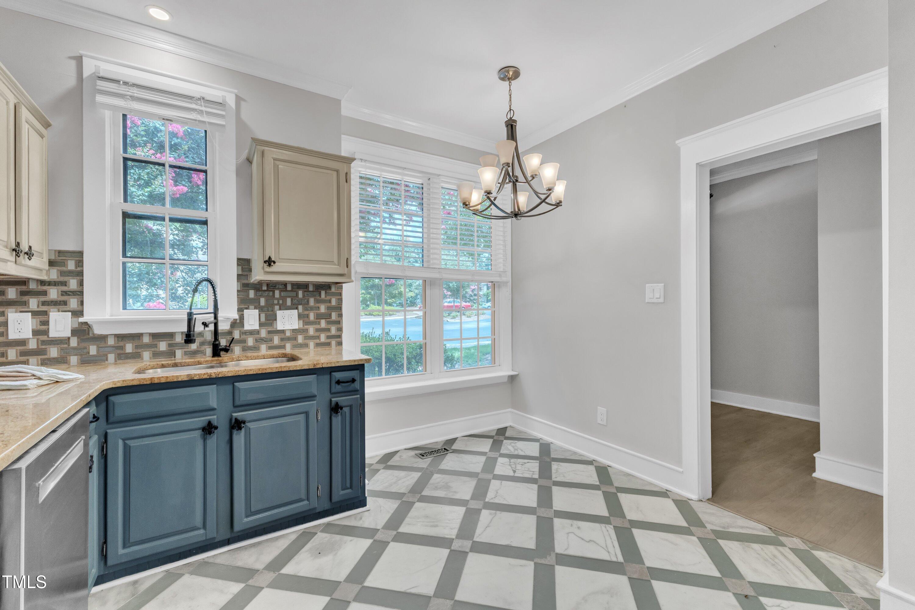 906 Albany Court Raleigh, NC 27615 - Photo 8 of 42 12-906 Albany-12