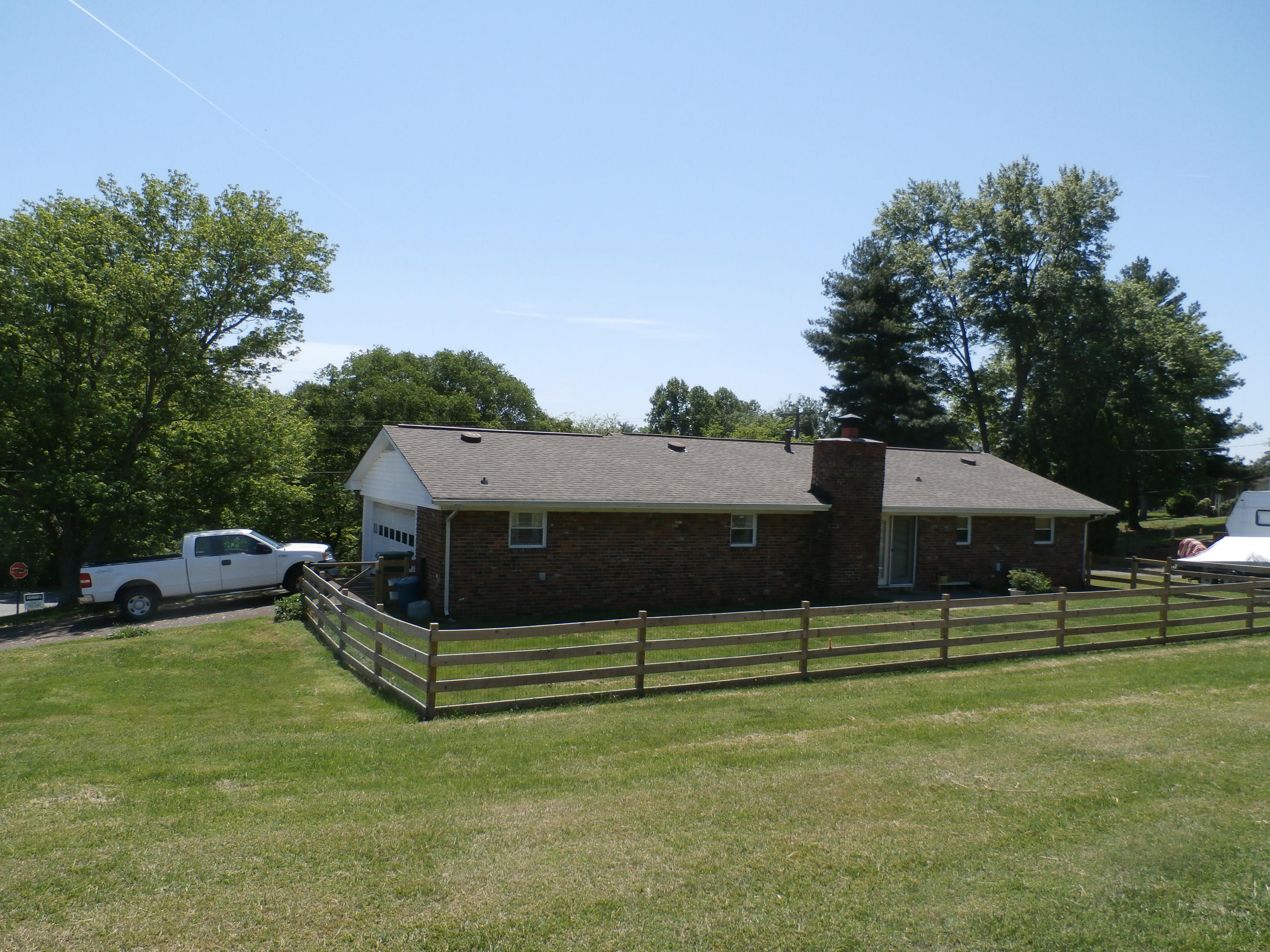 3001 Rambling Road Maryville, TN 37801 - Photo 5 of 22 P5040180
