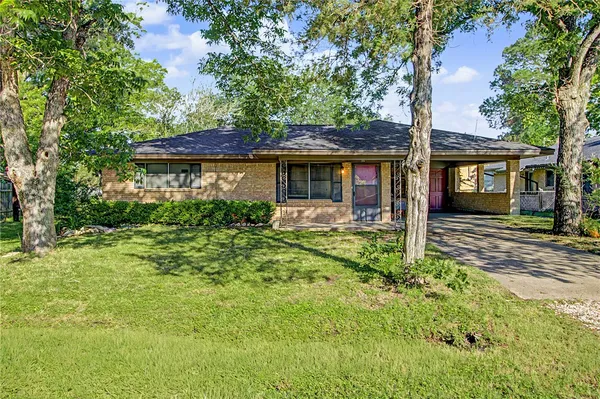 $165,000 | 1102 West 9th Street, Caldwell, TX 77836
