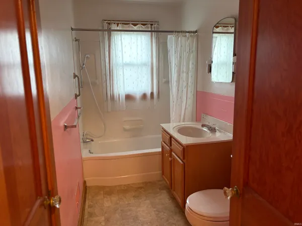 $199,900 | 1039 2nd Avenue, Jasper, IN 47546