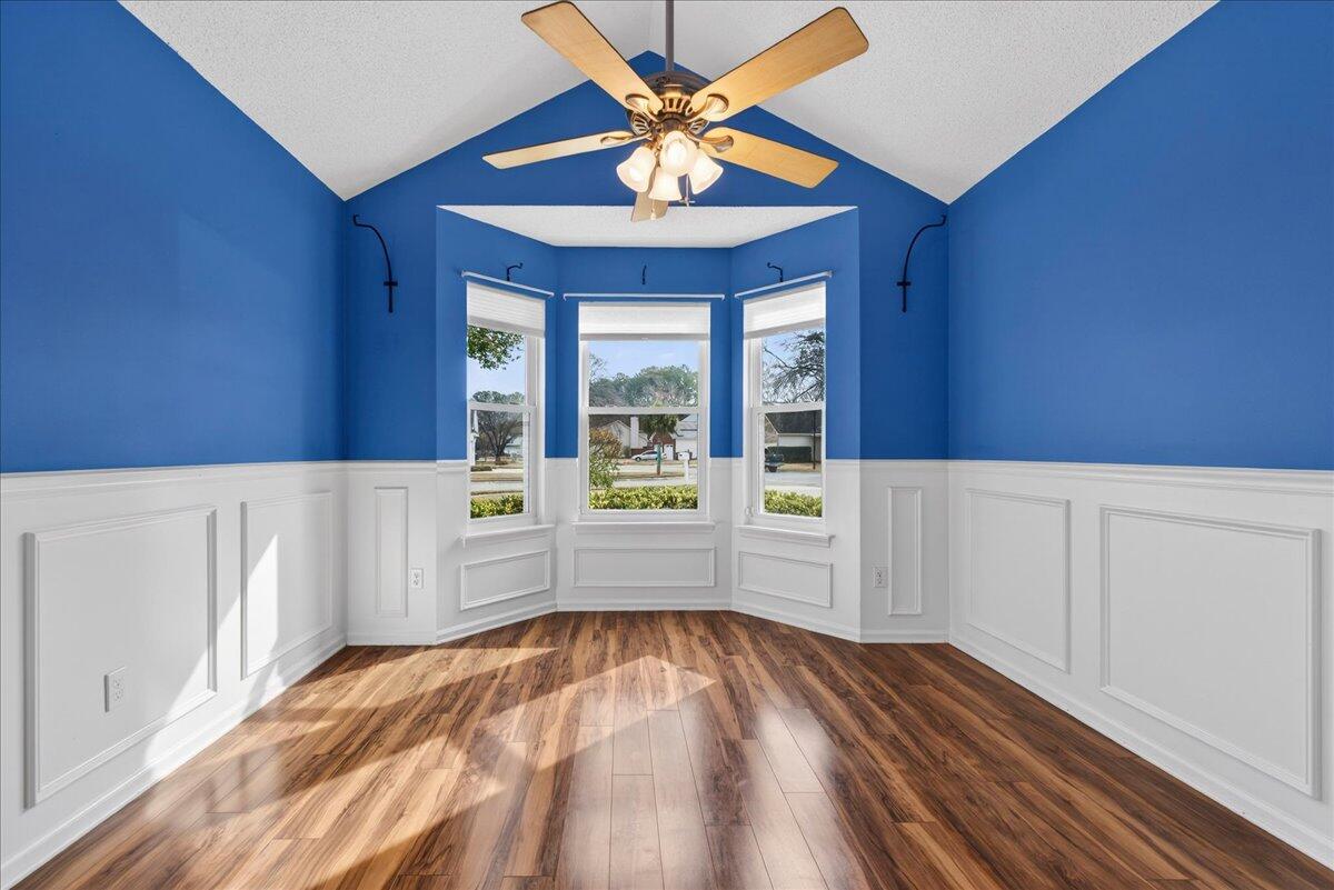 201 Ash Court Summerville, SC 29486 - Photo 15 of 54 16-Maddie Breggia - DSC04040