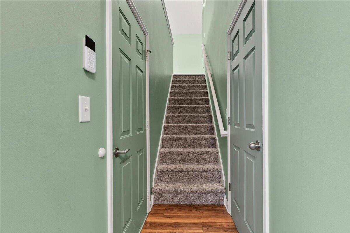 201 Ash Court Summerville, SC 29486 - Photo 34 of 54 34-Maddie Breggia - DSC04094