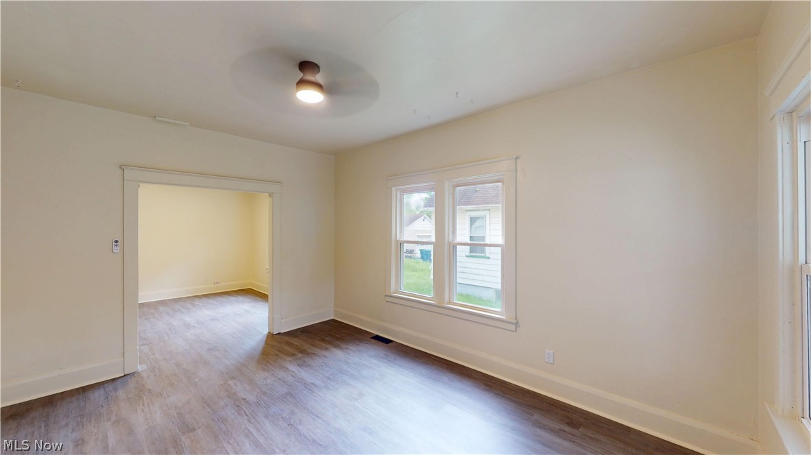 210 Perry Street, Unit FRONT Struthers, OH 44471 - Photo 2 of 26