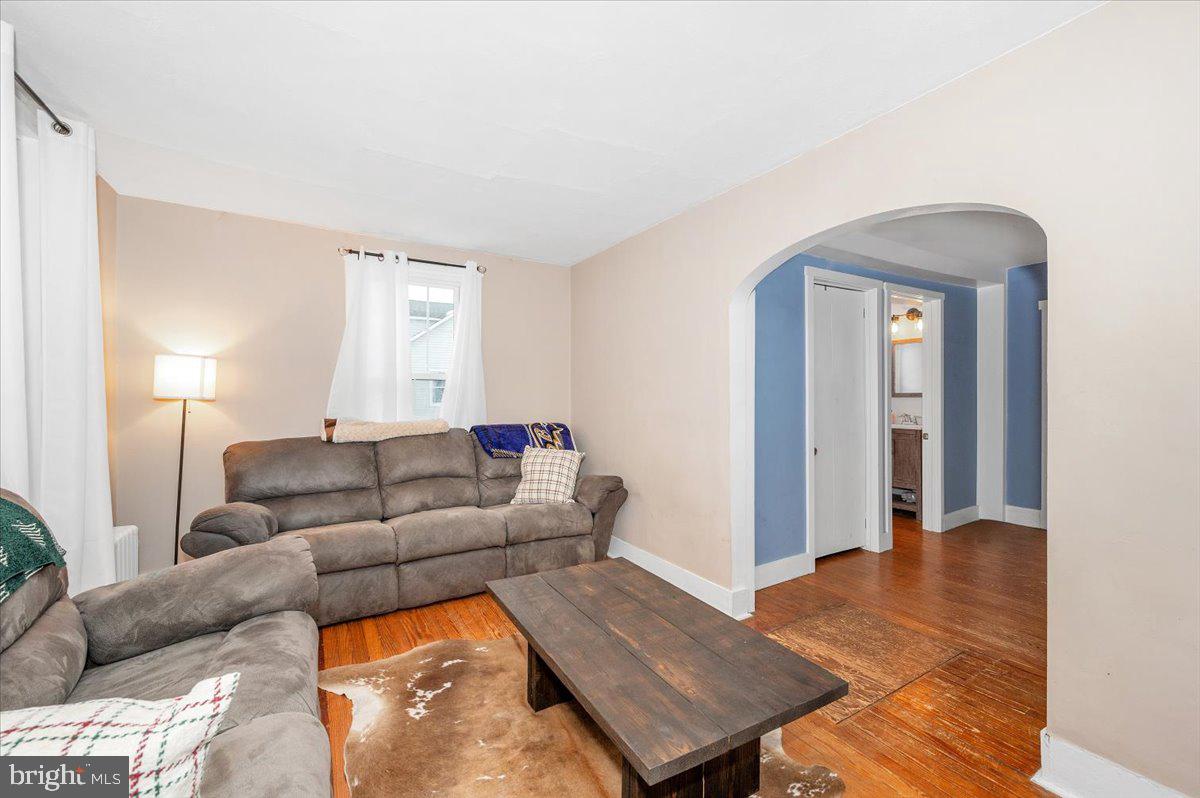 30 Tillie Town Road Biglerville, PA 17307 - Photo 5 of 44 a living room with furniture and a rug