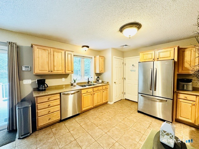 92 State Avenue Killingly, CT 06241 - Photo 4 of 39