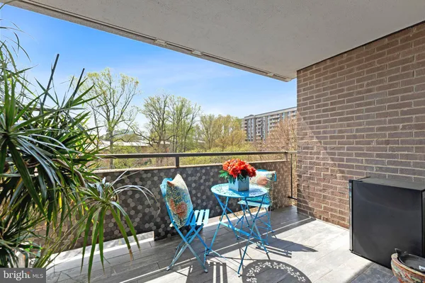 $3,300 | 1800 Old Meadow Road, Unit 713, McLean, VA 22102