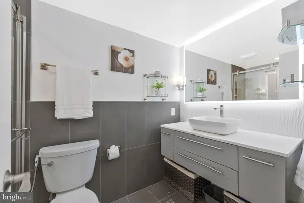 $3,300 | 1800 Old Meadow Road, Unit 713, McLean, VA 22102