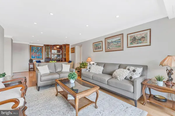 $3,300 | 1800 Old Meadow Road, Unit 713, McLean, VA 22102