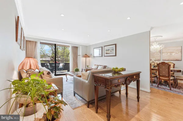 $3,300 | 1800 Old Meadow Road, Unit 713, McLean, VA 22102