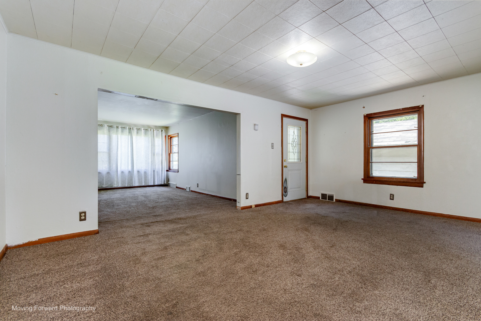 7S151 North Eola Road Aurora, IL 60502 - Photo 4 of 17