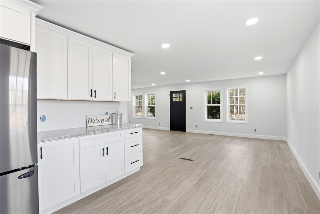 357 Wareham Street Middleboro, MA 02346 - Photo 9 of 42