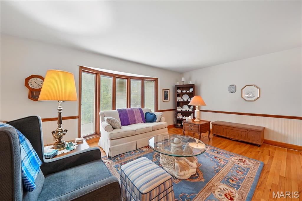 425 Melanie Meadows Lane Ballwin, MO 63021 - Photo 2 of 26