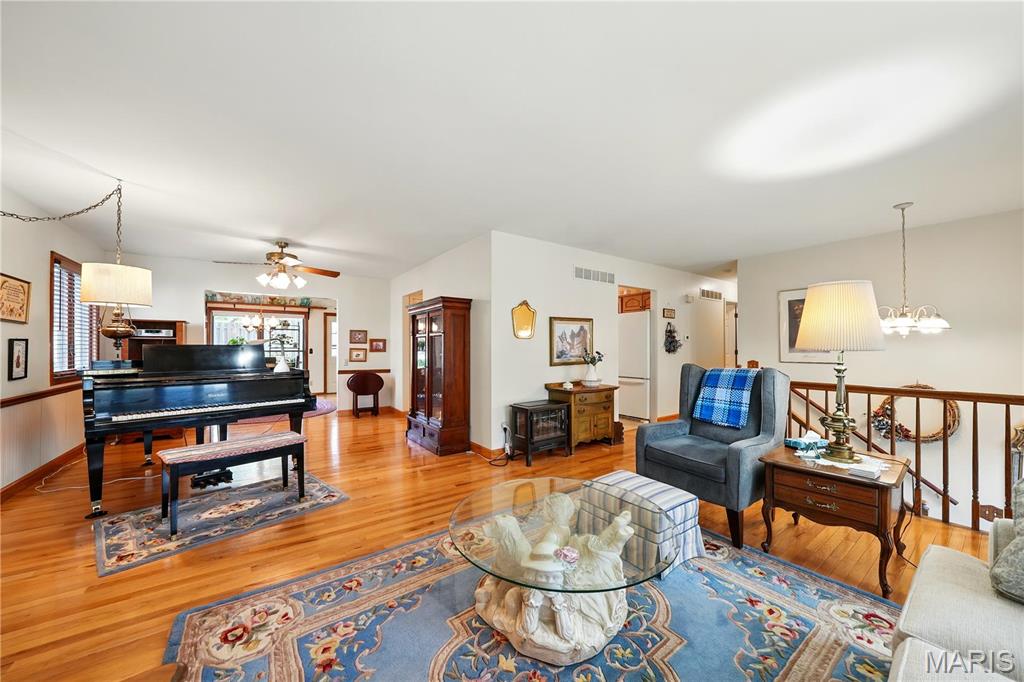 425 Melanie Meadows Lane Ballwin, MO 63021 - Photo 4 of 26