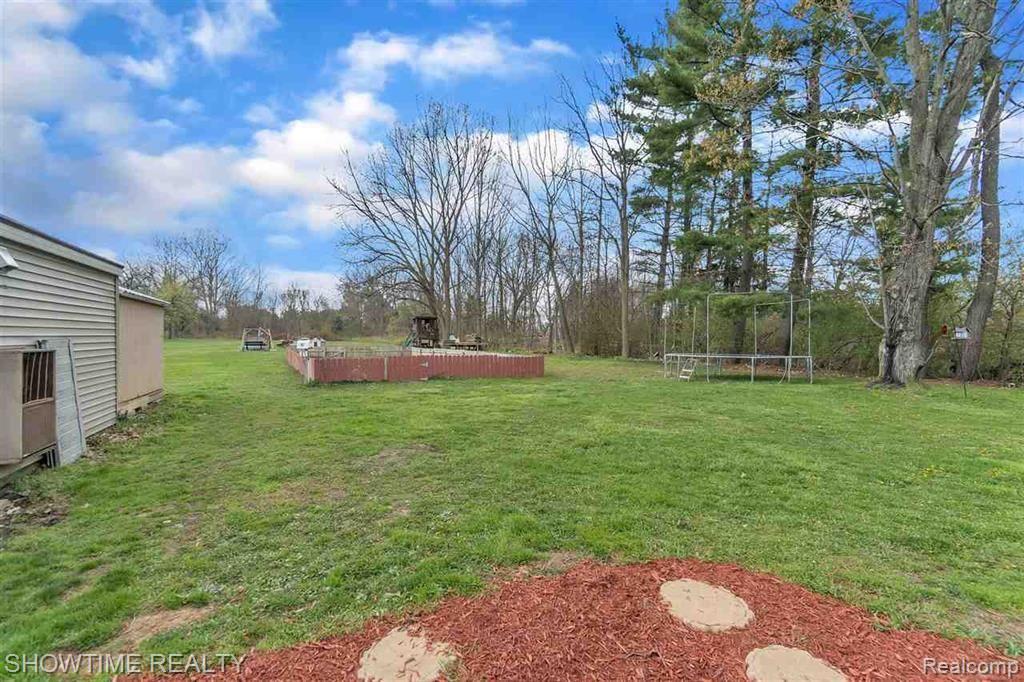 2459 North Belsay Road Burton, MI 48509 - Photo 31 of 33
