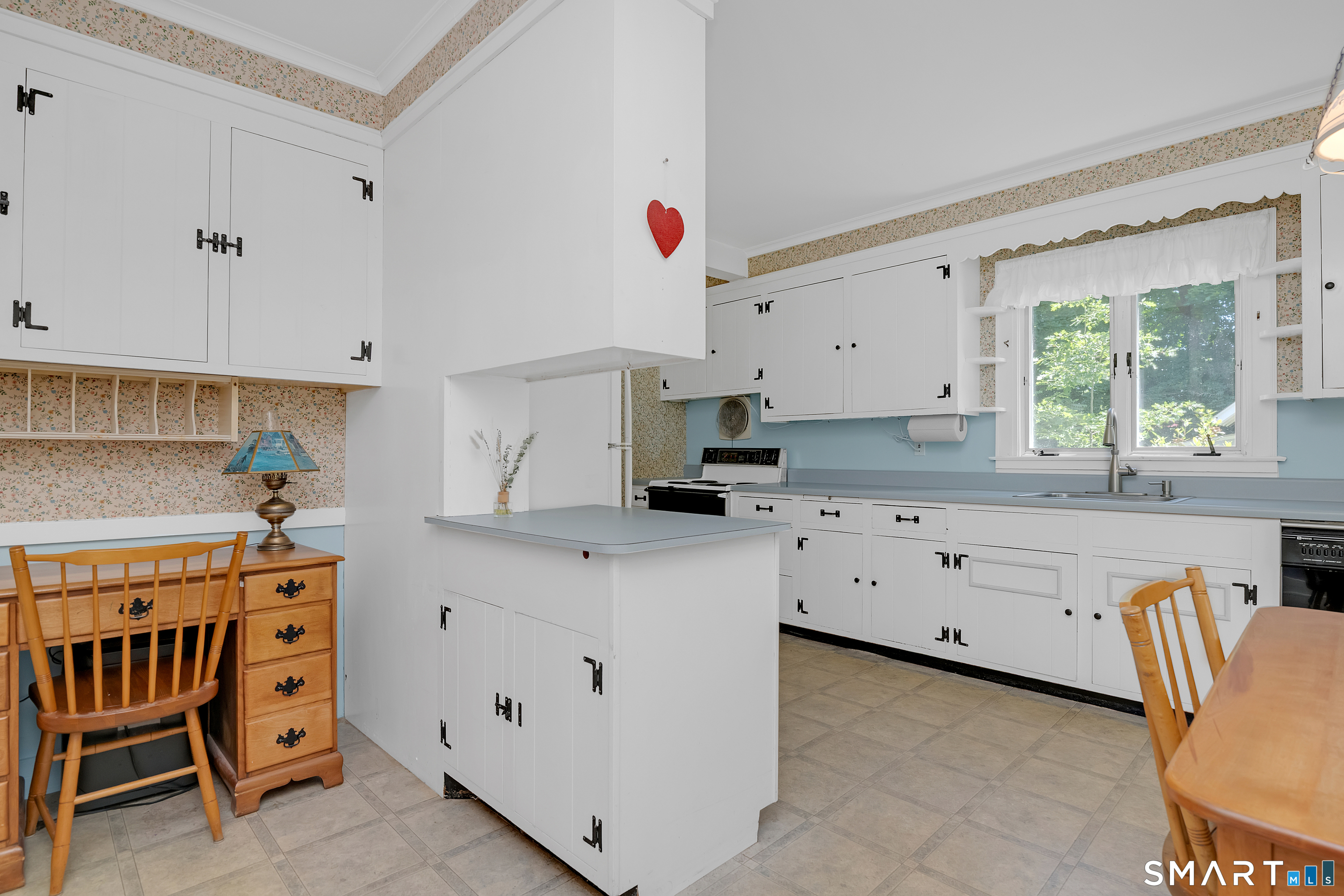 103 Peck Road Bethany, CT 06524 - Photo 14 of 39