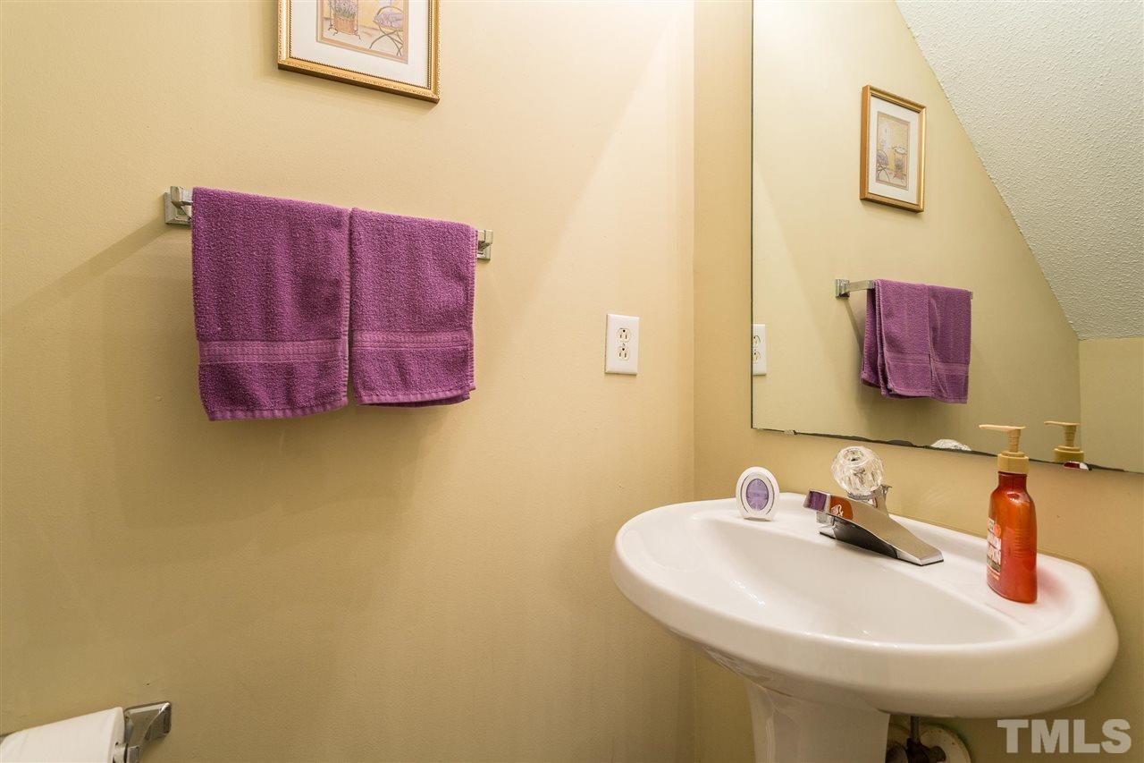 5541 Fieldcross Court Raleigh, NC 27610 - Photo 17 of 25 Gallery Image 17