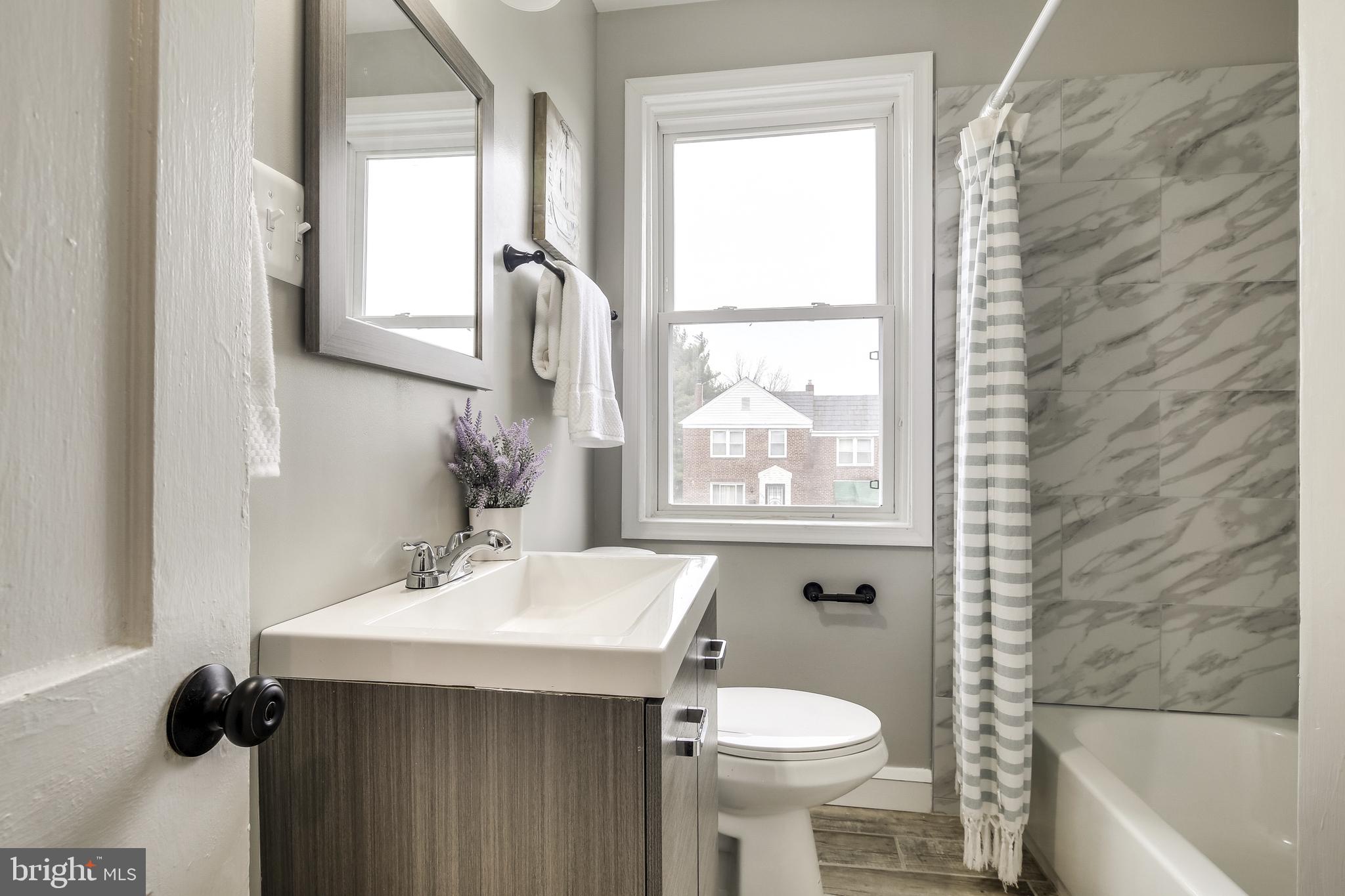 724 Wicklow Road Baltimore, MD 21229 - Photo 16 of 28 Main Bath With Ceramic