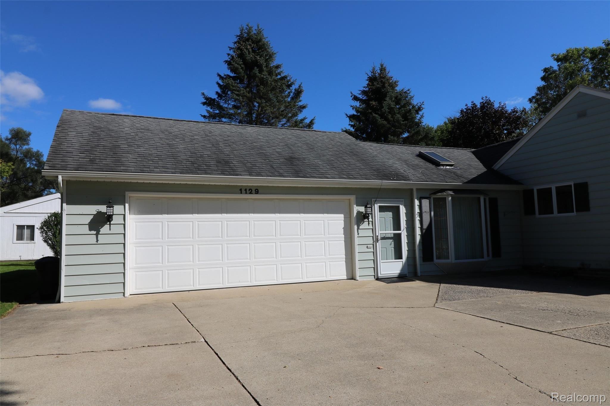 1129 Adams Road Burton, MI 48509 - Photo 27 of 28 IMG_0441.JPG