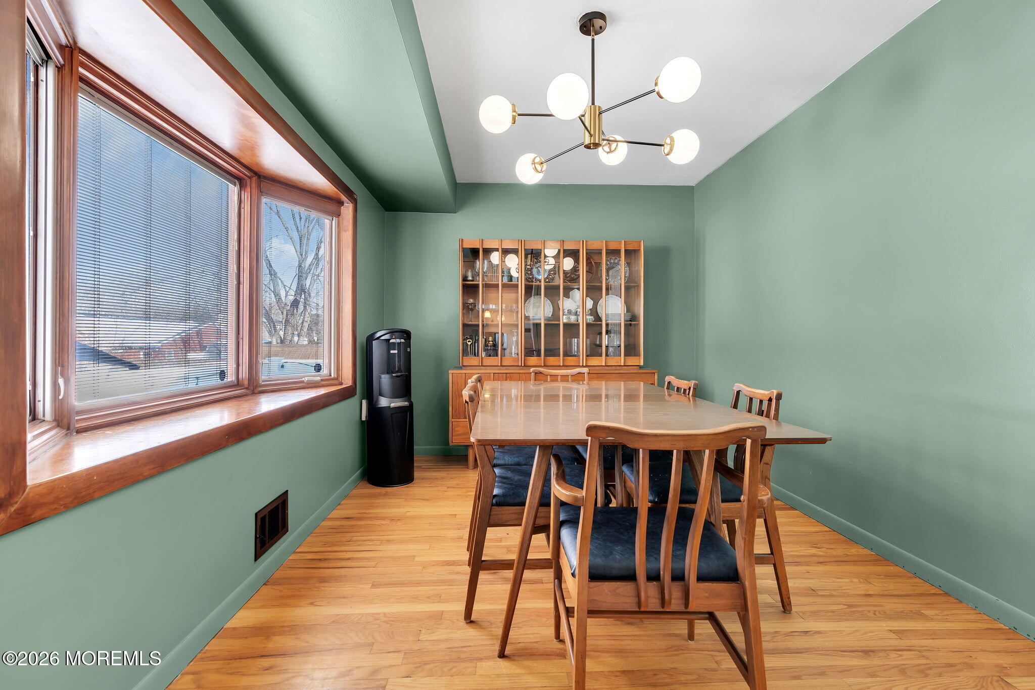 660 Hopping Road Belford, NJ 07718 - Photo 11 of 22 Dining room