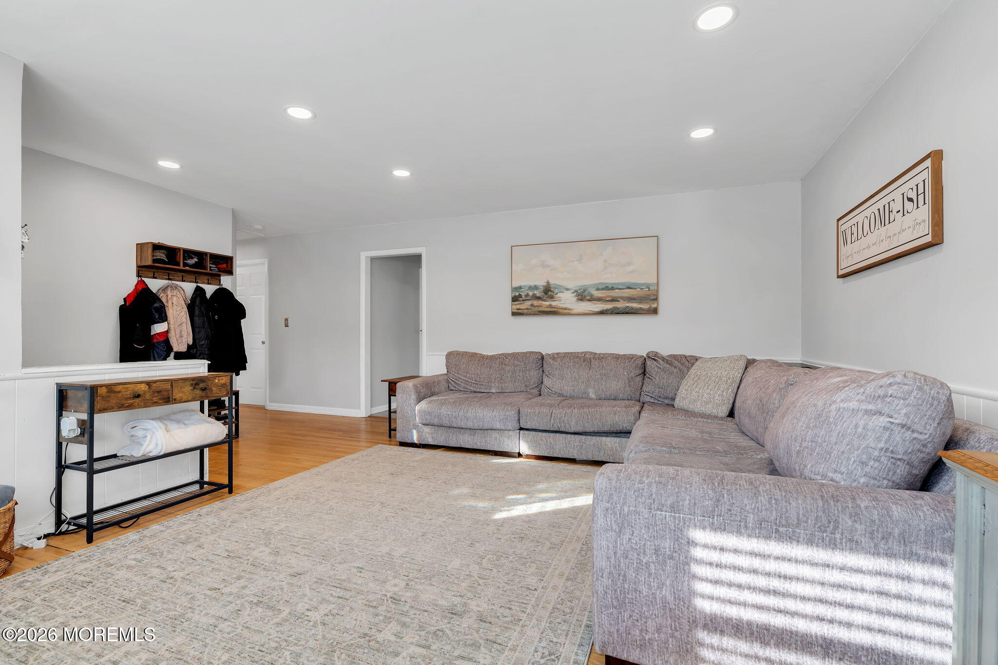 660 Hopping Road Belford, NJ 07718 - Photo 5 of 22 Living room