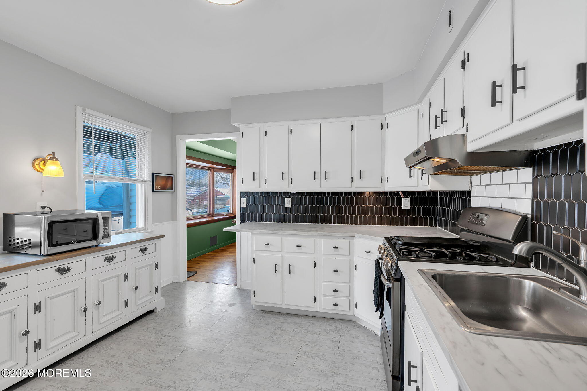 660 Hopping Road Belford, NJ 07718 - Photo 8 of 22 11-web-or-mls-DSC00138