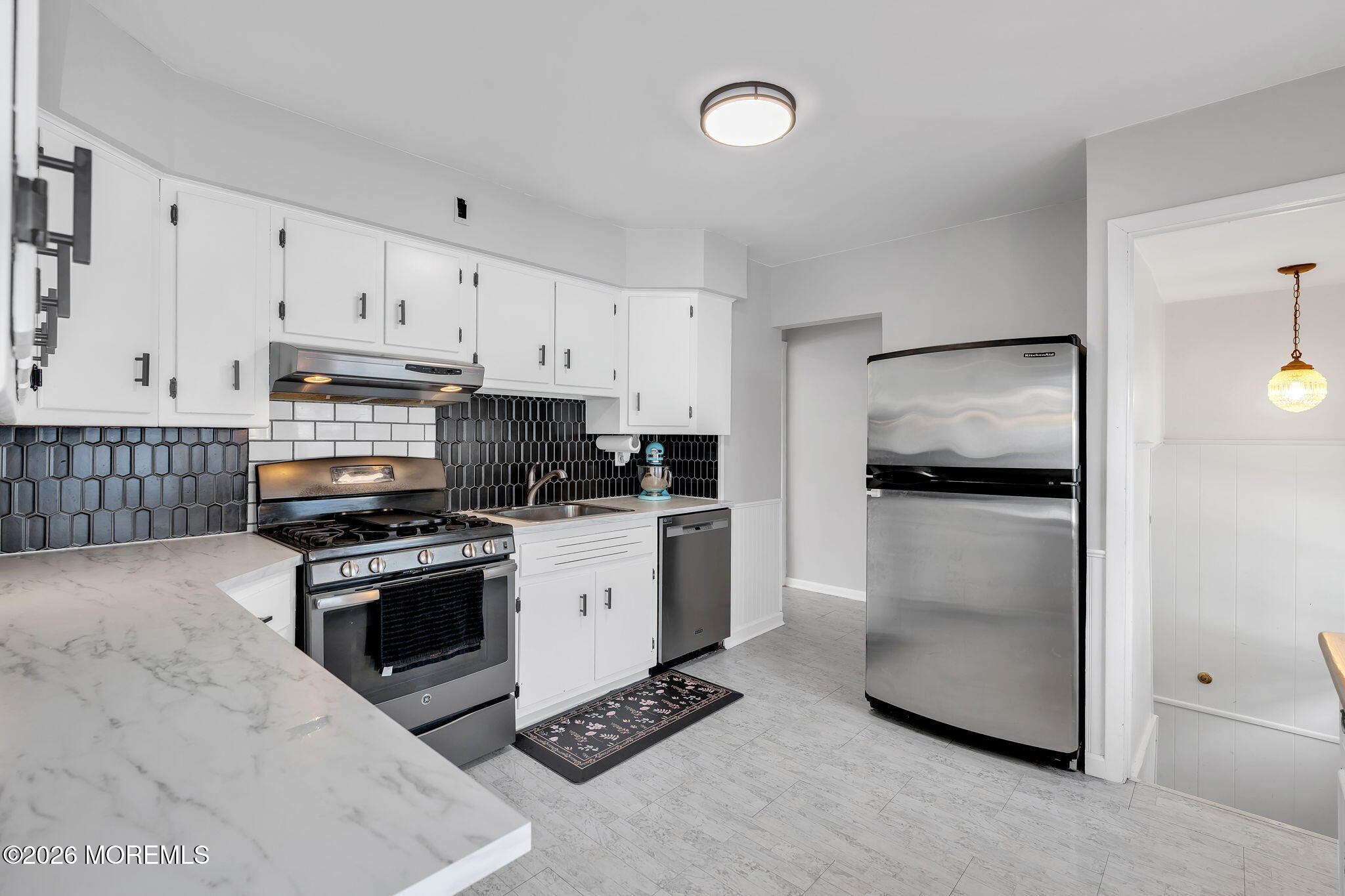 660 Hopping Road Belford, NJ 07718 - Photo 9 of 22 13-web-or-mls-DSC00148