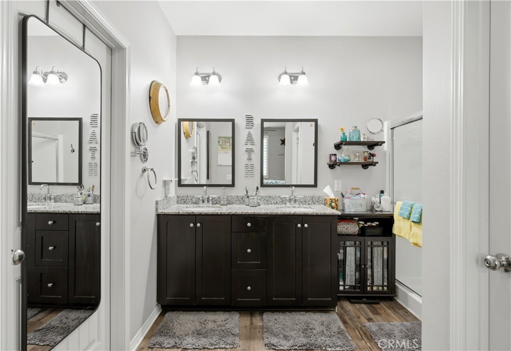 30488 Carey Road Menifee, CA 92584 - Photo 21 of 30 Primary Bath