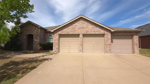 $2,320 | 5901 Secco Court, Fort Worth, TX 76179