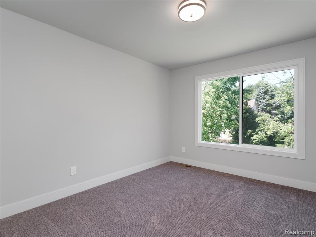 3941 Capstan Court Troy, MI 48083 - Photo 19 of 32