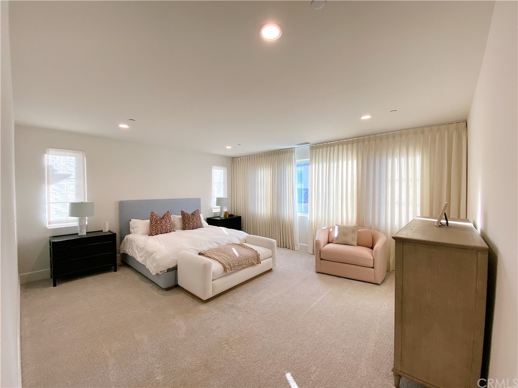 85 Rockinghorse Irvine, CA 92602 - Photo 19 of 33 master bedroom on second floor