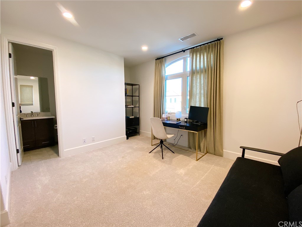 85 Rockinghorse Irvine, CA 92602 - Photo 27 of 33 Bedroom 3 on second floor