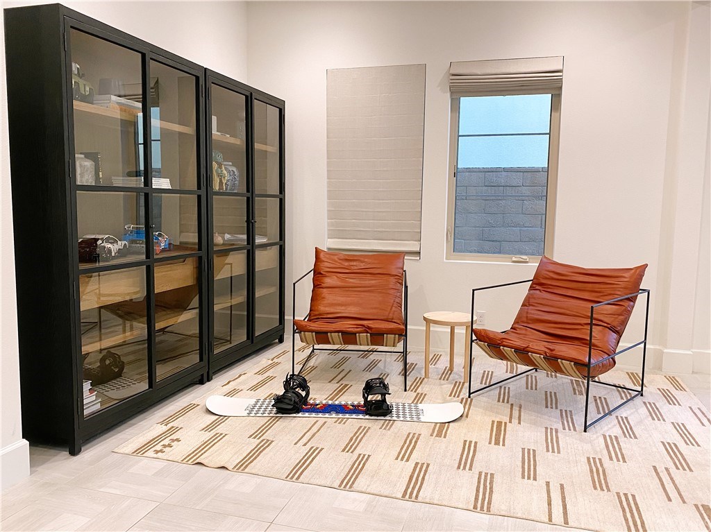 85 Rockinghorse Irvine, CA 92602 - Photo 4 of 33 Main floor family room