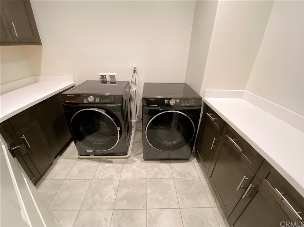85 Rockinghorse Irvine, CA 92602 - Photo 31 of 33 Laundry room on second floor