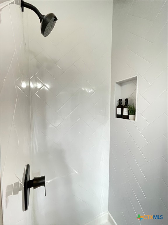 403 Red Hawk Drive Leander, TX 78641 - Photo 8 of 35 wooden floor in a bathroom