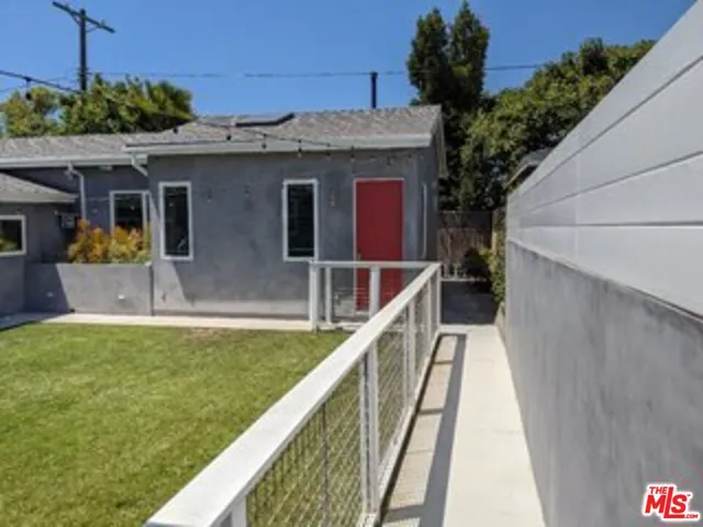 $2,895 | 7851 Airlane Avenue, Los Angeles, CA 90045