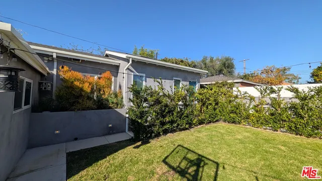 $2,895 | 7851 Airlane Avenue, Los Angeles, CA 90045